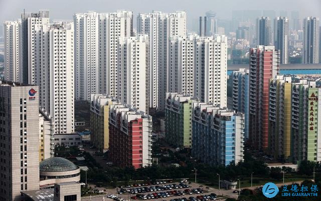 未来,房子是“粥少僧多”还是“没人要”?4个字告诉你答案