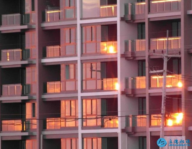 “房地产万能论”到头了,高房价漏出“马脚”,受伤的是购房者