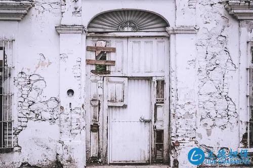 专家:安顺公交坠湖司机房屋被拆迁存在问题,一般要这样赔偿