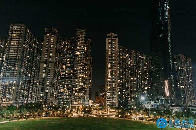 楼市调控又升级,房价将跌至4年前的水平?业内人士:别太天真