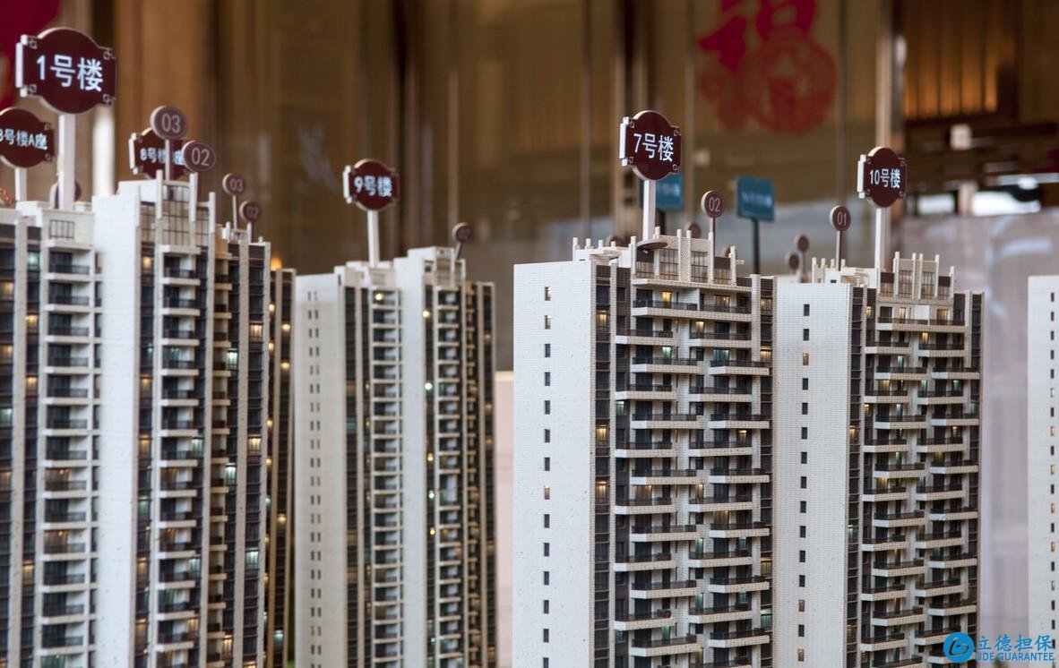 七千万空置房,1亿多亩宅基地被闲置,还盖房子?专家:这很正常
